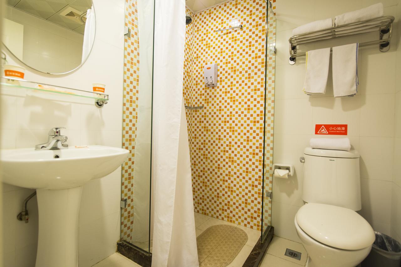 Home Inn Shanghai Century Park 외부 사진