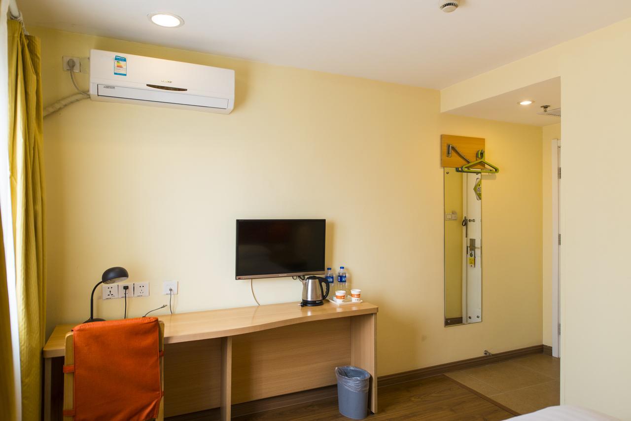 Home Inn Shanghai Century Park 외부 사진